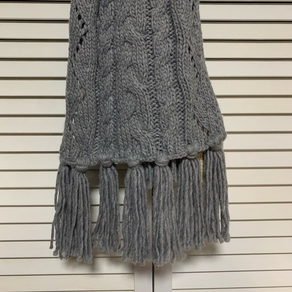 Michael Kors NWT grey knit scarf - Picture 4 of 5